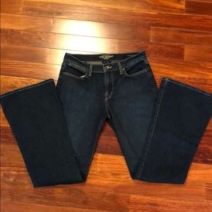 🌵🍀 Lucky flare jeans 8/29